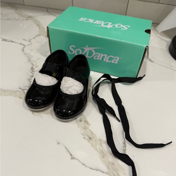 Patent leather Toddler Tap Shoes - Picture 1 of 6